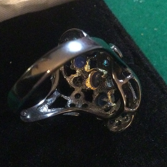 Genuine Black Opal Ring With Sapphires - Picture 6 of 11